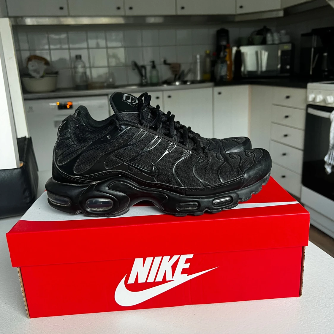 Svarta Nike Air Max Plus sneakers - 2