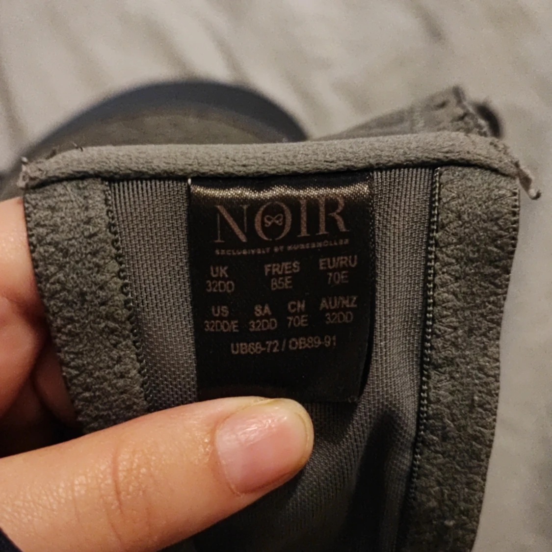 Mörkgrön spets-bh från NOIR - 2