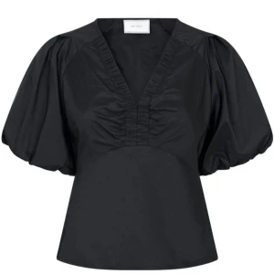 Blus Neo Noir - Så fin blus från Neo noir som inte kommer till användning, ny med prislapp. Storlek 36, nypris 599🩷