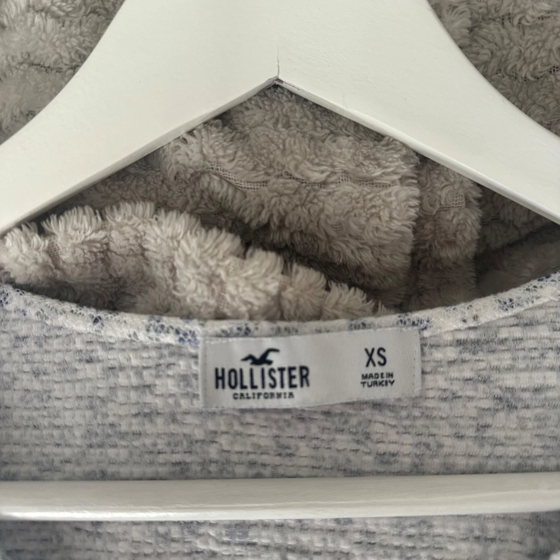 Blommig croppad topp från Hollister - 2