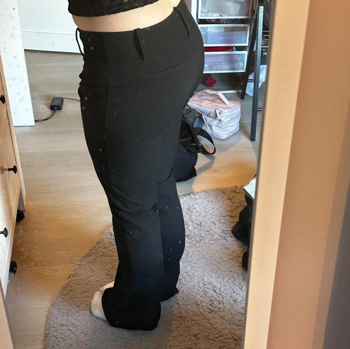 Svarta kostymbyxor med bootcut - 1