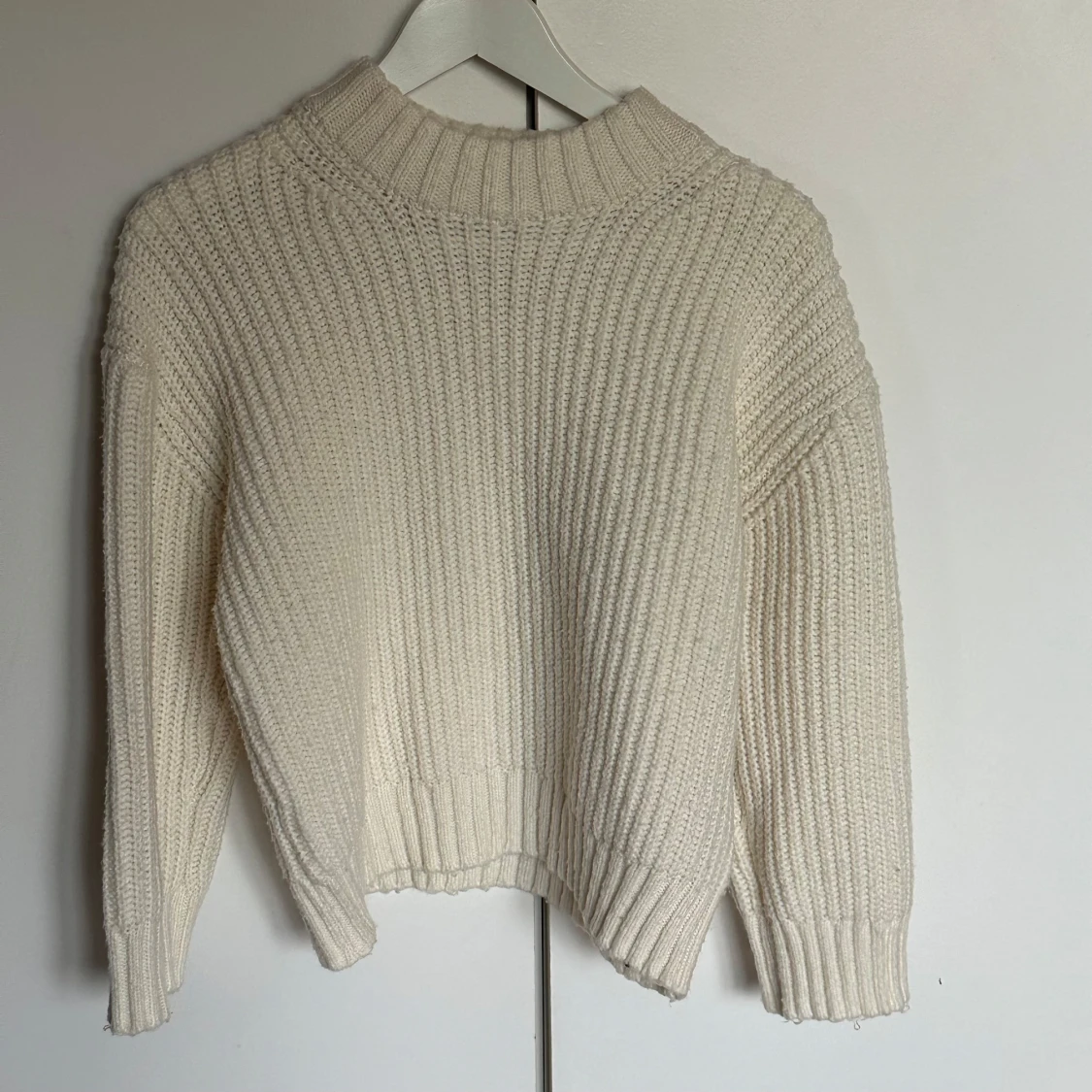 Vit stickad tröja från 157