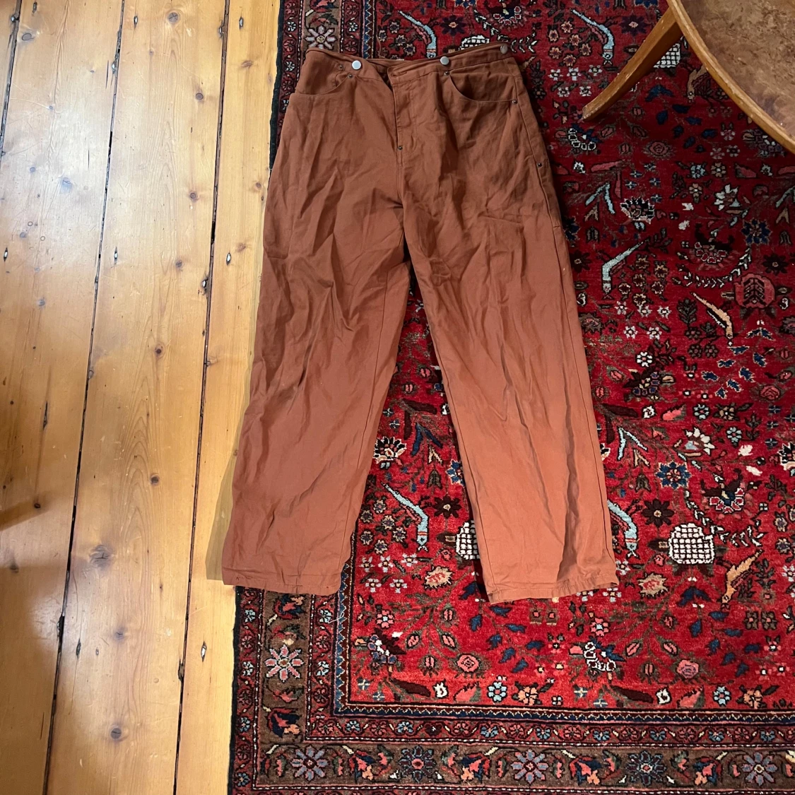 Baggy bruna byxor med justerbar midja - 1