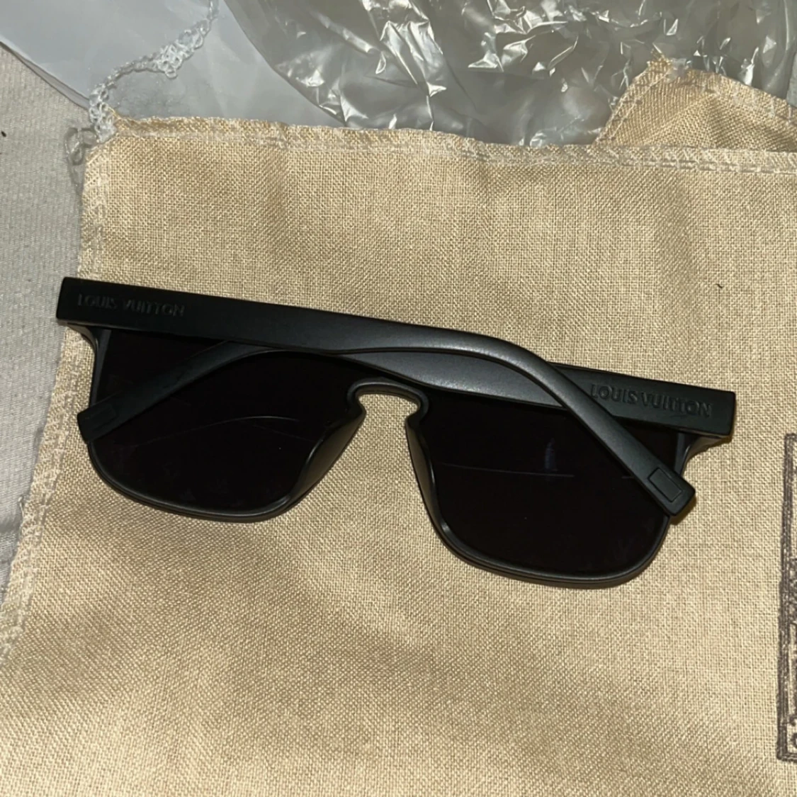 Svarta Louis Vuitton solglasögon - 1