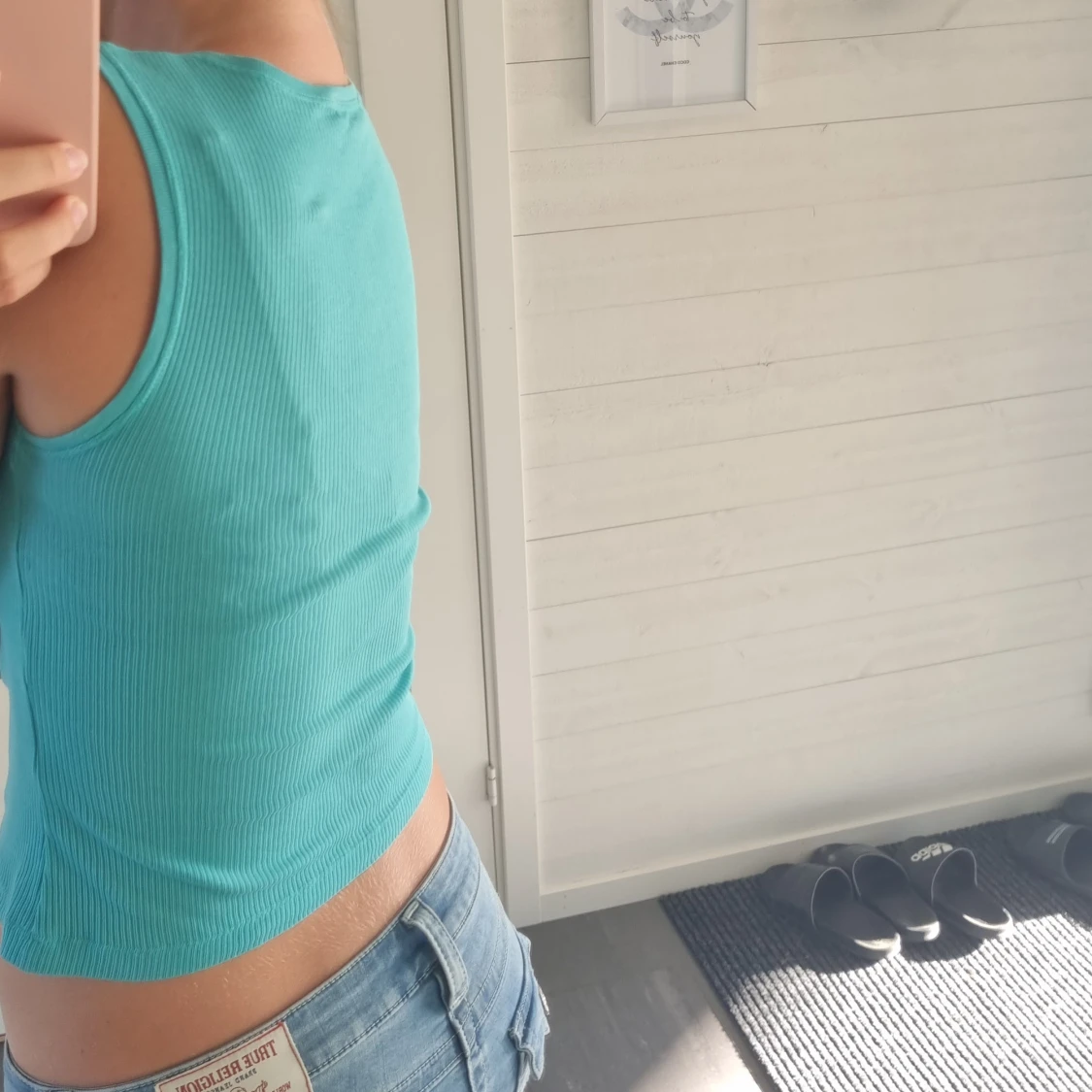 Turkos ribbad linnetopp från Sand White - 1