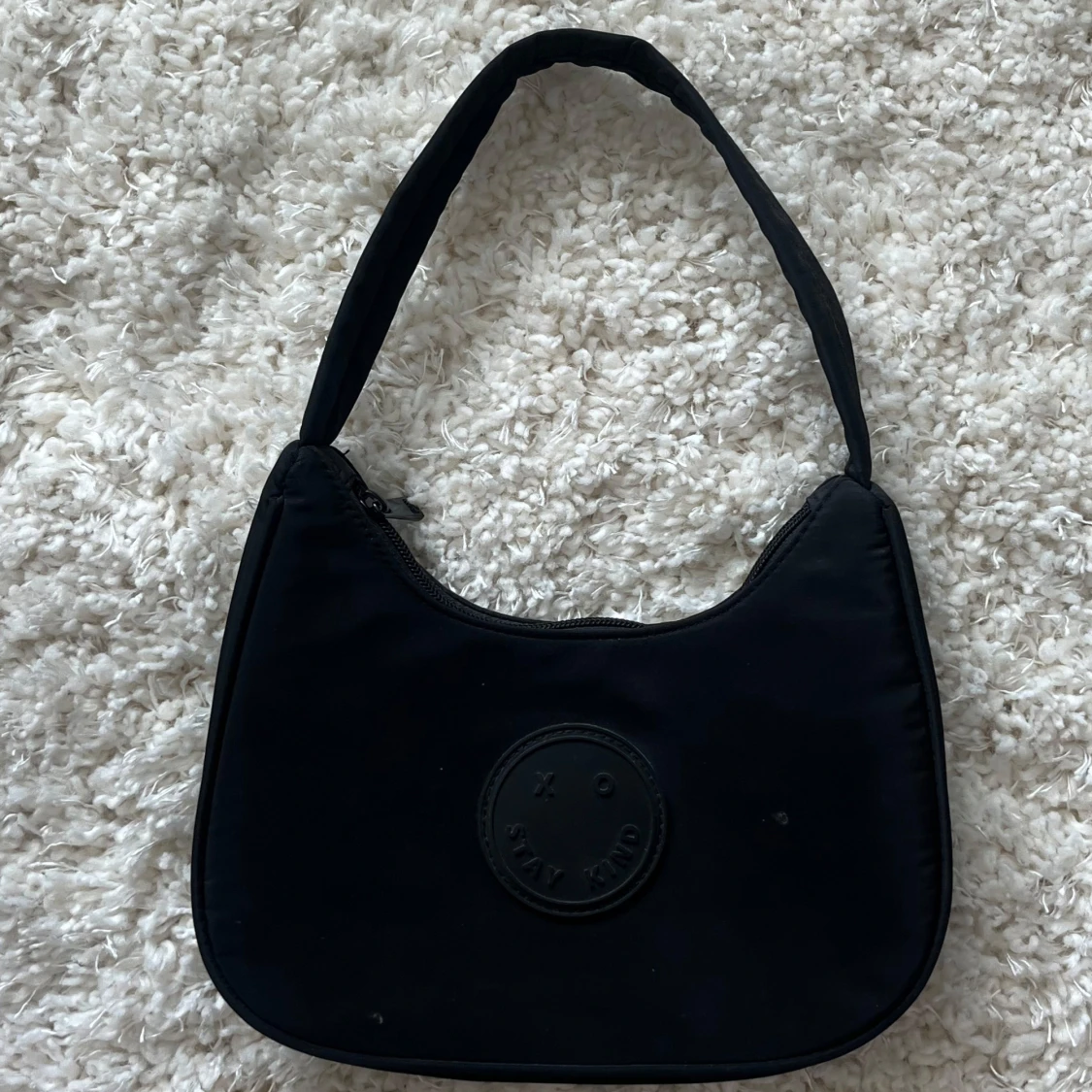 Svart axelväska XO Stay Kind