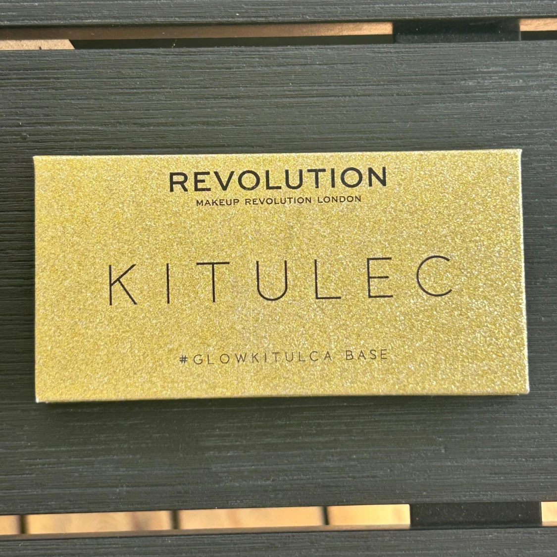 Revolution Kitulec Glow Highlighterpalett