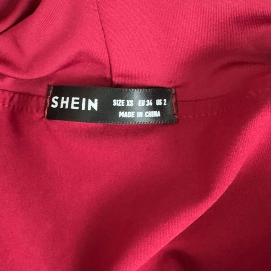 Vinröd offshoulder topp från SHEIN - 1