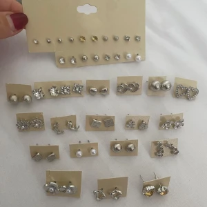 Örhängen kit  - Säljer ett helt kit med örhängen, oanvända! Från glitter, säljer hela kittet för 50kr + frakt! 