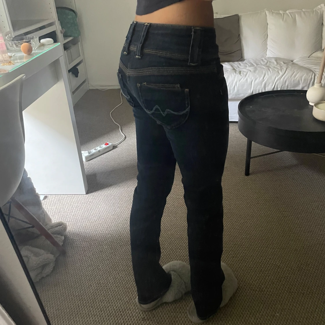 Mörkblå jeans med raka ben - 1