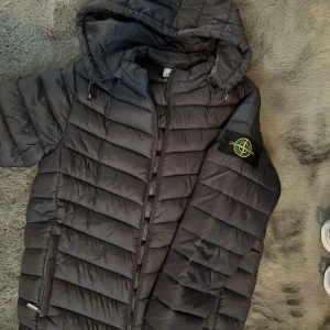  Stone Island Dunjacka  - Storlek XL knappt använd inga defekter