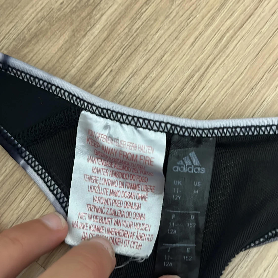 Adidas sporttopp i svart och vitt - 2