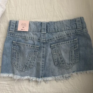 Low waist jeanskjol - Låg midjad jeanskjol från gina storlek xs, slutsåld