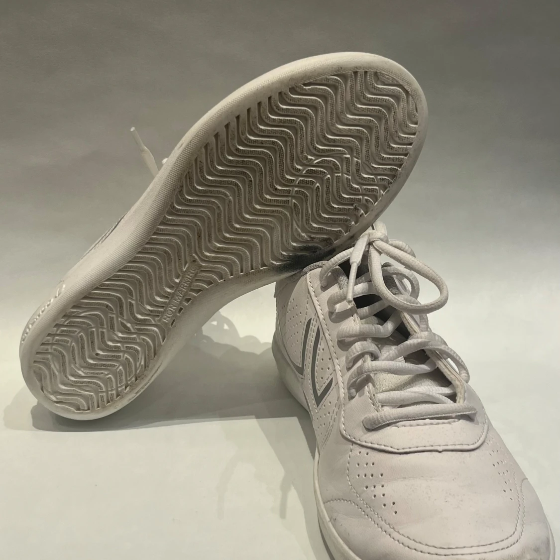 Vita sneakers från Domyos - 3