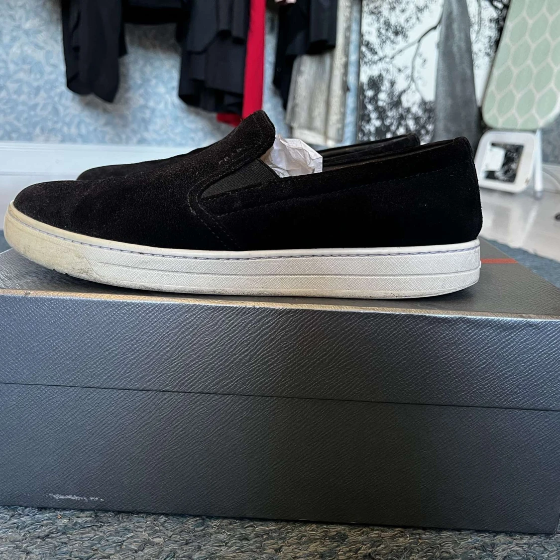 Svarta slip-on skor från Prada - 1