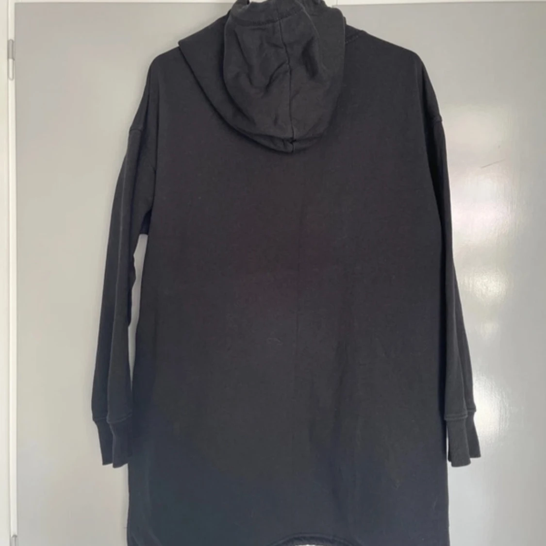 Svart lång hoodie från 157 XS/S - 1