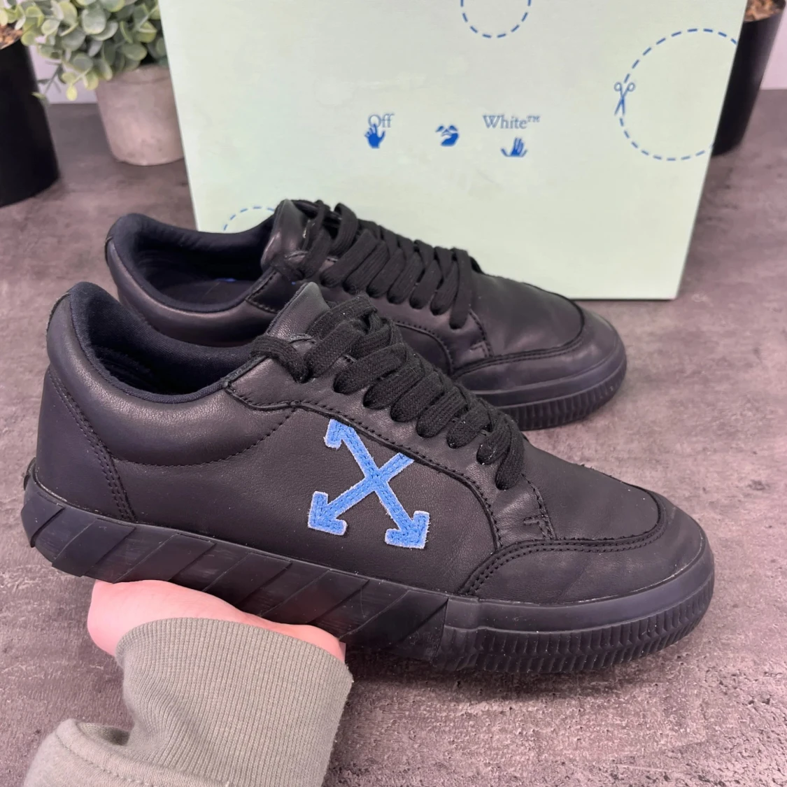 Svarta sneakers från Off-White