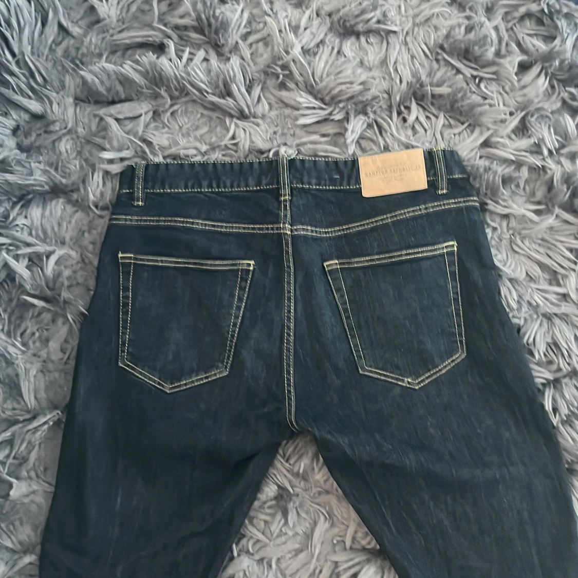 Mörkblå jeans från Hampton Republic - 2