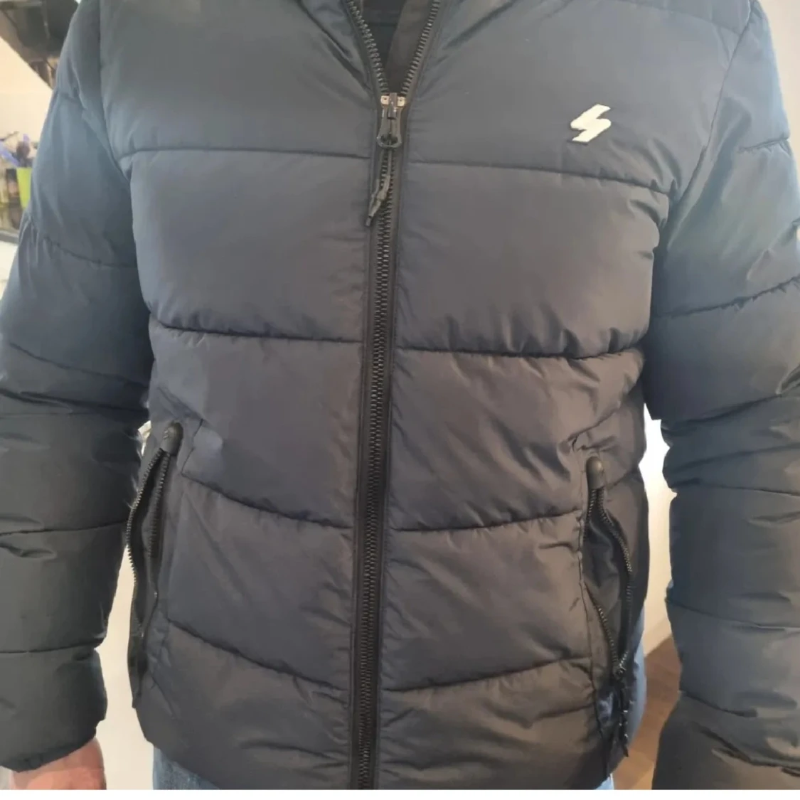 Mörkblå pufferjacka från Superdry - 3