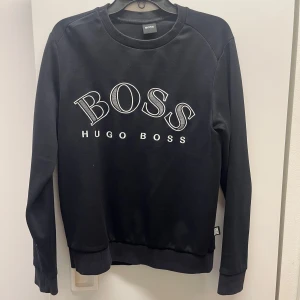 Hugo boss Sweatshirt  - Storlek S, knappt använd