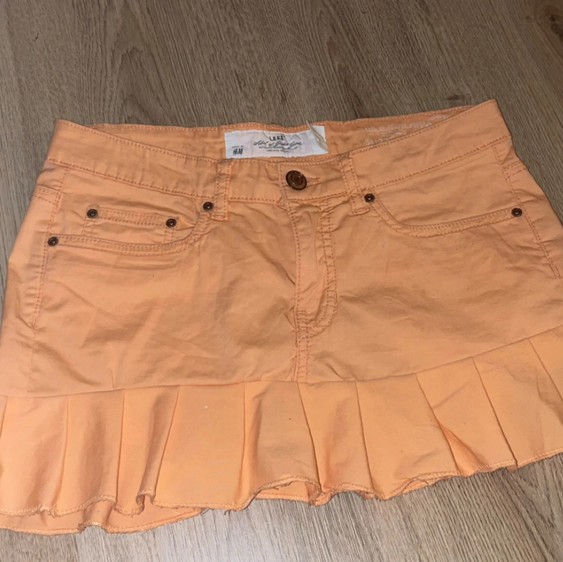 Aprikosfärgad volangkjol - 1