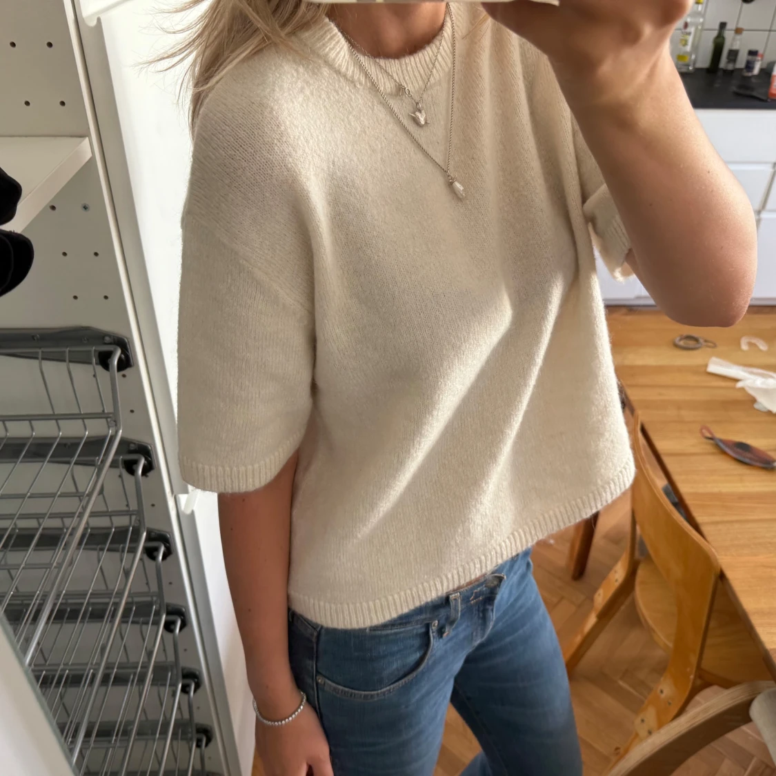 Krämvit stickad tröja från Gina Tricot - 1