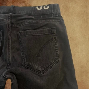 Dondup George - George Dondup, perfekt skick. Storlek 30, passar 170-175.