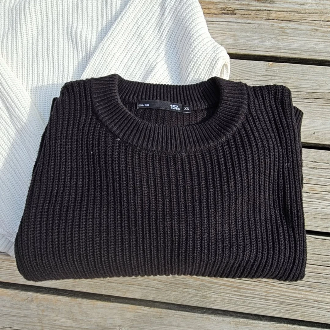 Två stickade tröjor - 2