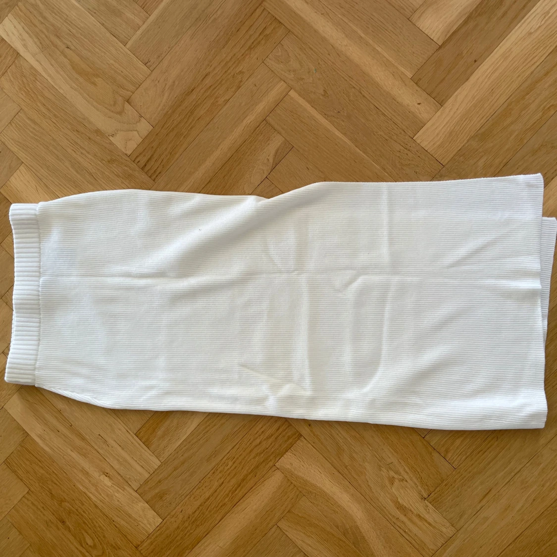 Vit ribbad långkjol från H&M Divided - 2