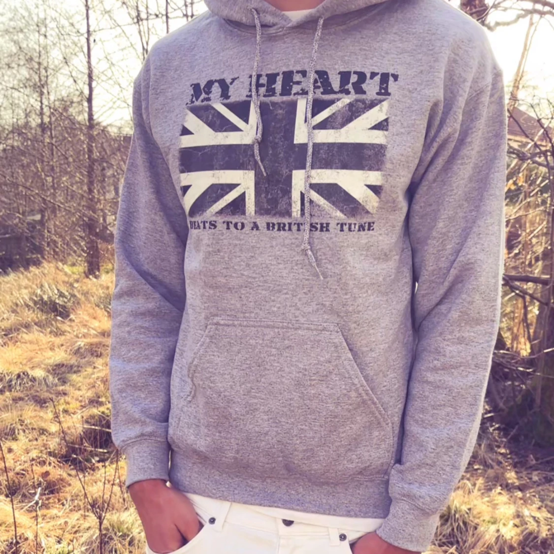 Grå hoodie med brittisk flagga - 1