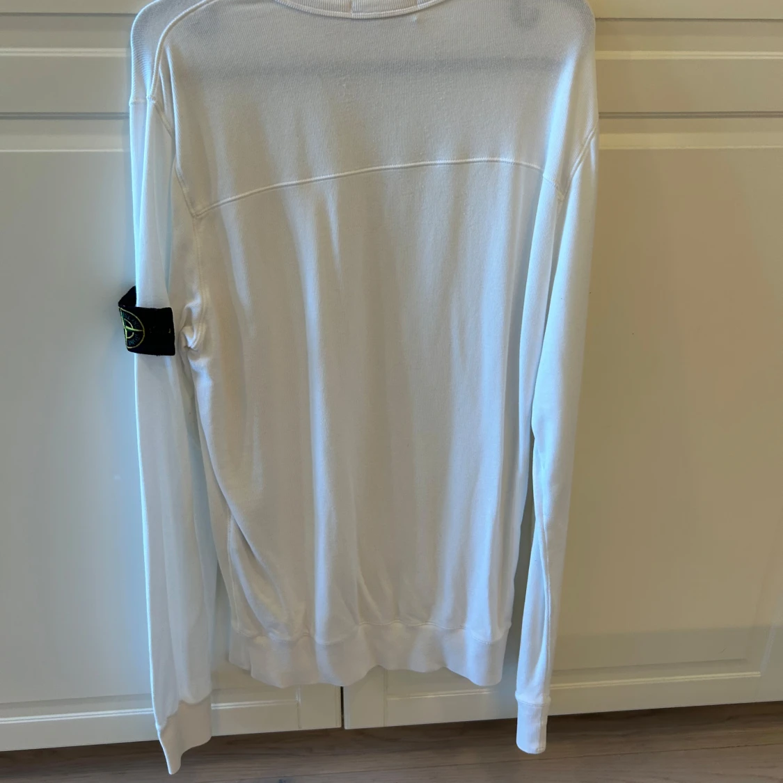 Vit långärmad tröja från Stone Island - 1