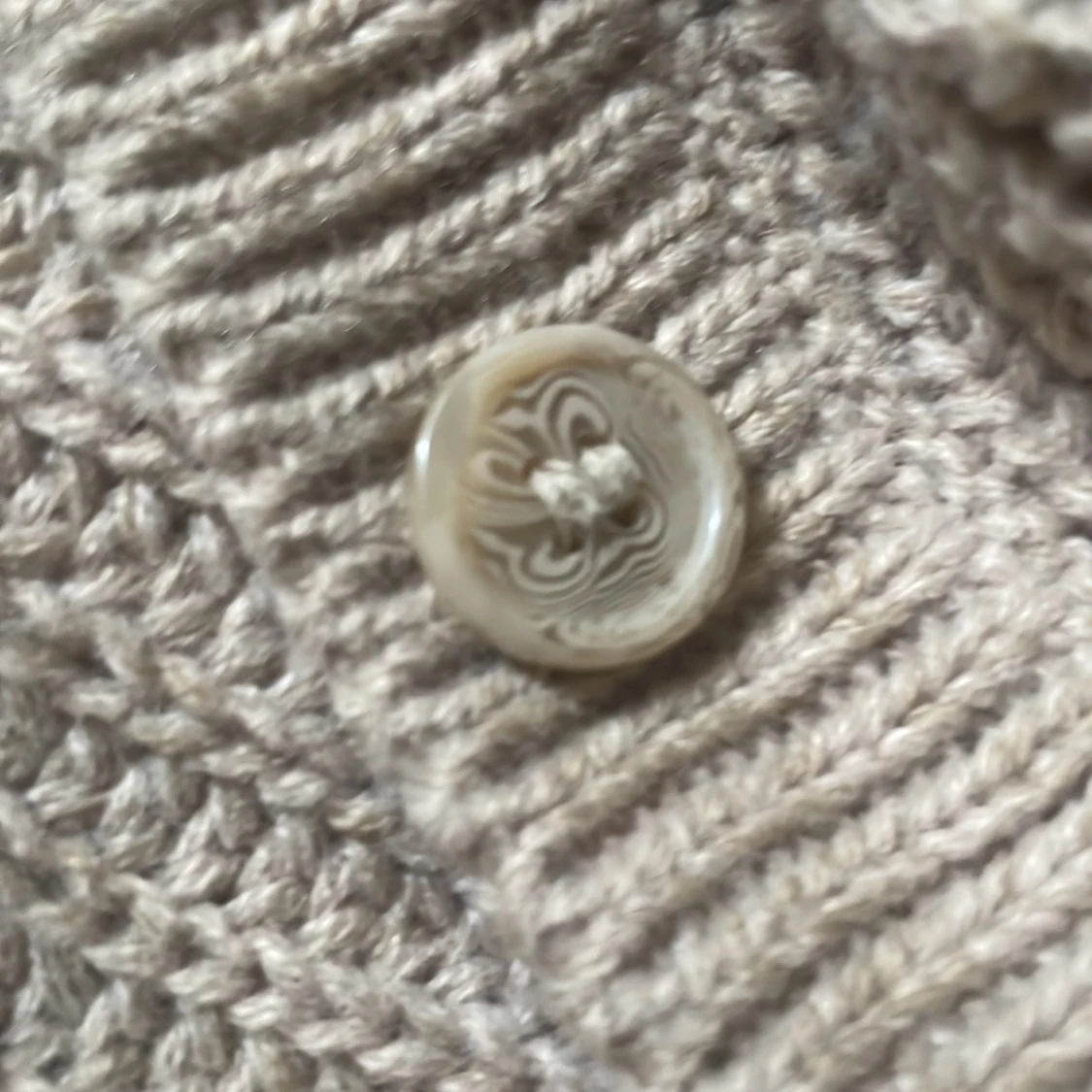 Beige stickad kofta från H&M Divided - 2