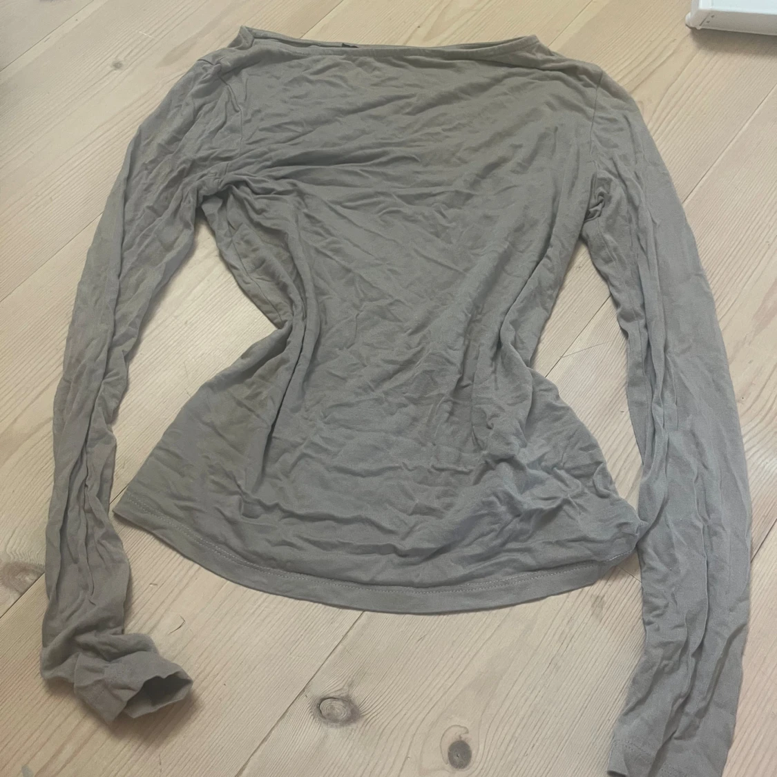 Basic beige långärmad tröja