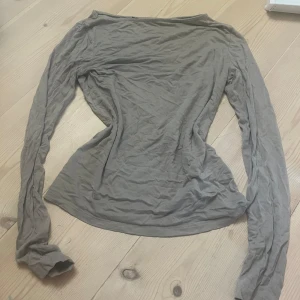 Basic beige långärmad tröja - Basic beige långärmad tröja från Lager 157 i storlek s💕