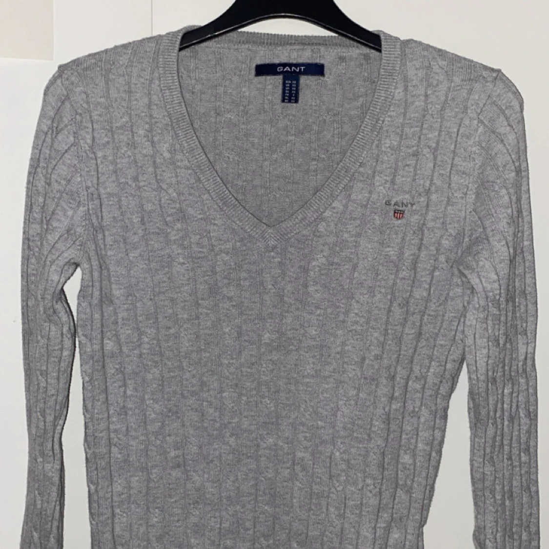 Grå kabelstickad tröja från GANT - 1