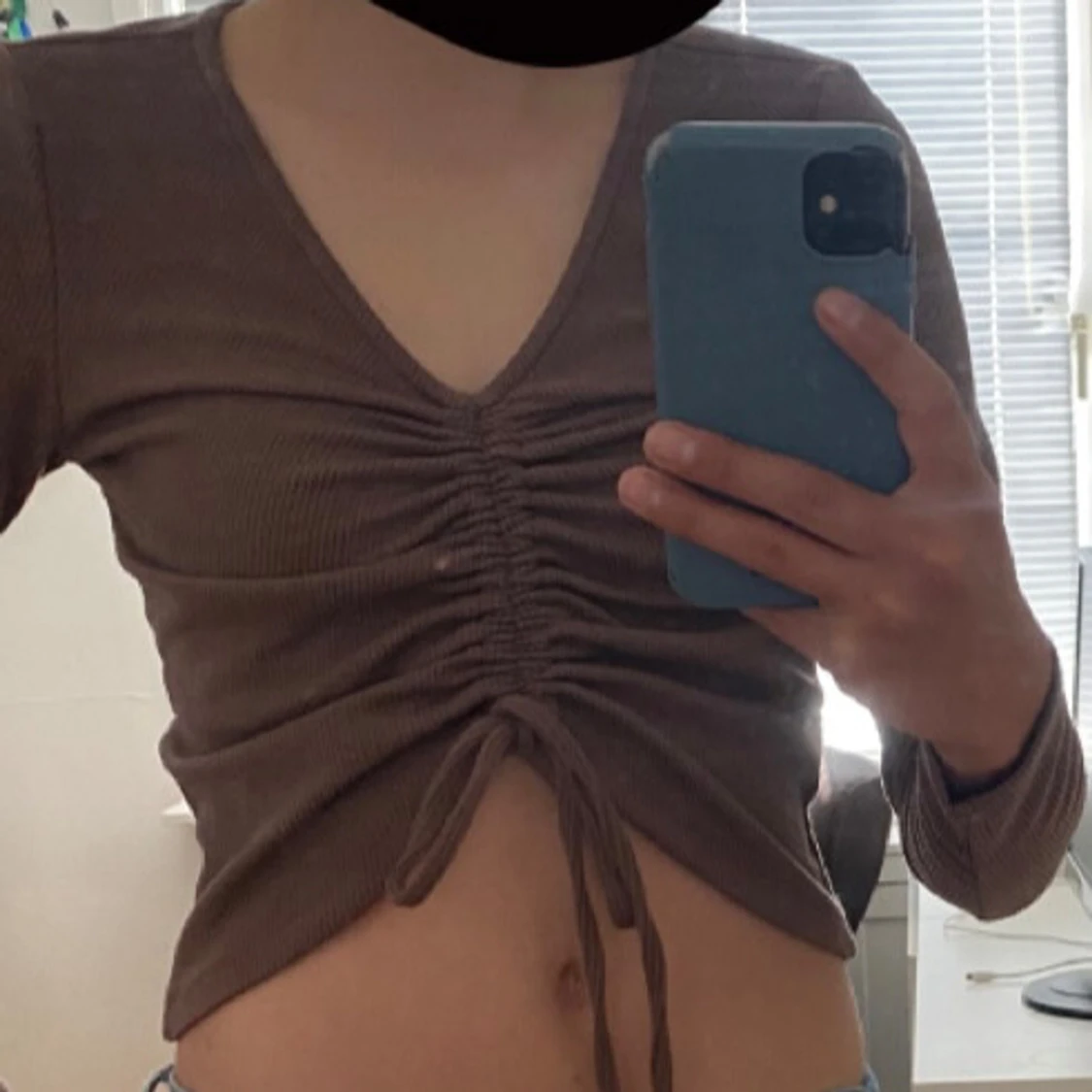 Brun croppad topp från Vero Moda