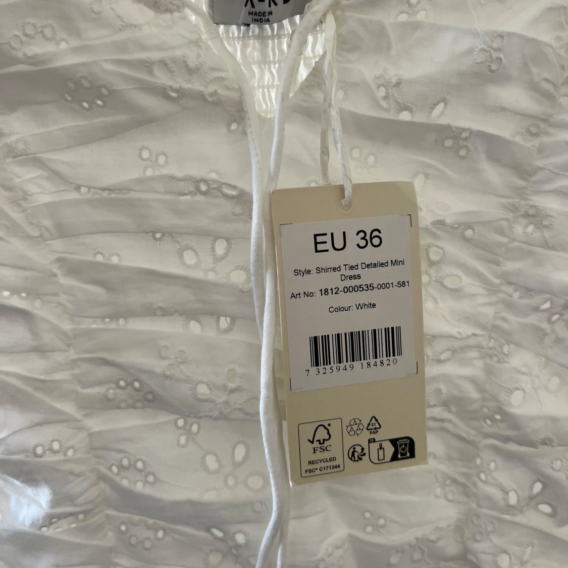 Vit klänning från NA-KD - 2