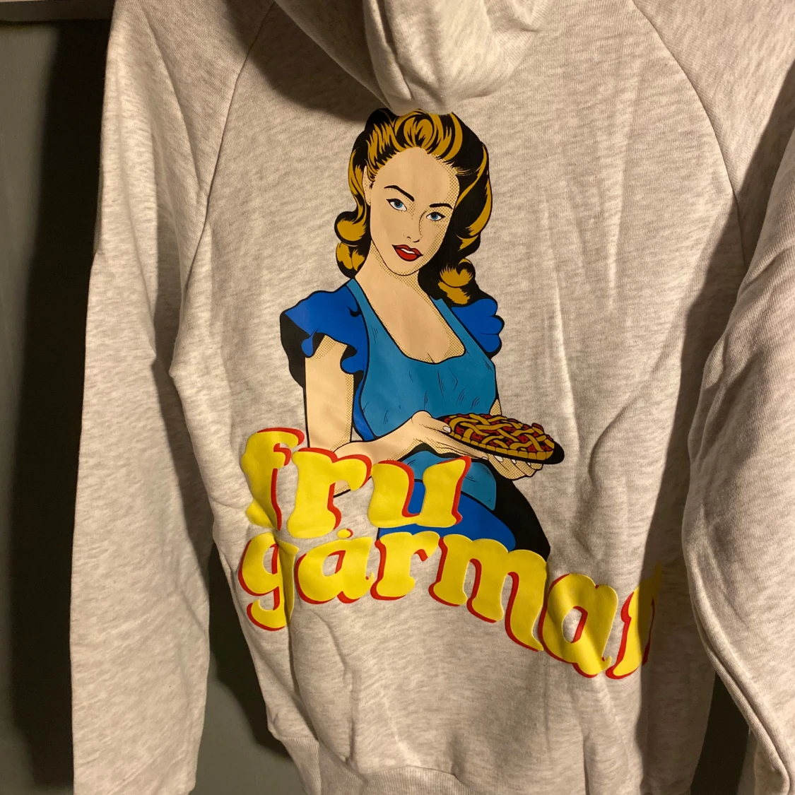 Ny Ljusgrå hoodie Revenite