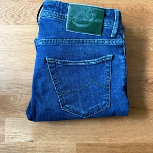Jacob cohen jeans! - Jacob cohen jeans! Storlek-33 model-622 (slimfit passform) nypris- 5000