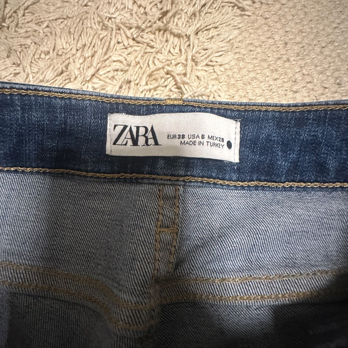 Blå bootcut jeans från Zara - 1