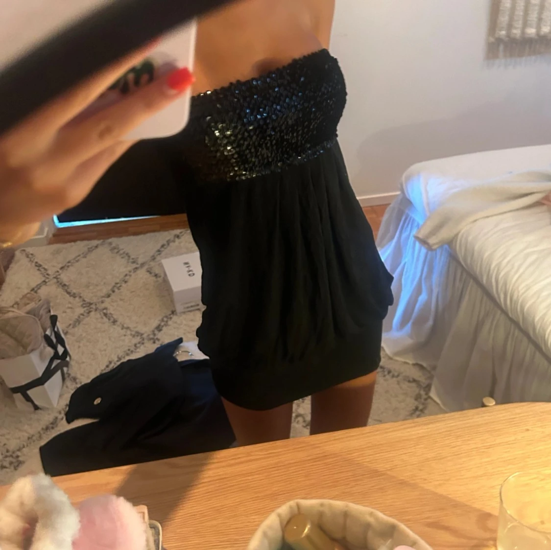 Svart miniklänning  - 1