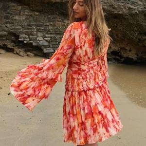 Sanna Jörnvik x nakd klänning - Så fin slutsåld klänning från Sanna Jörnvik x Nakd! 