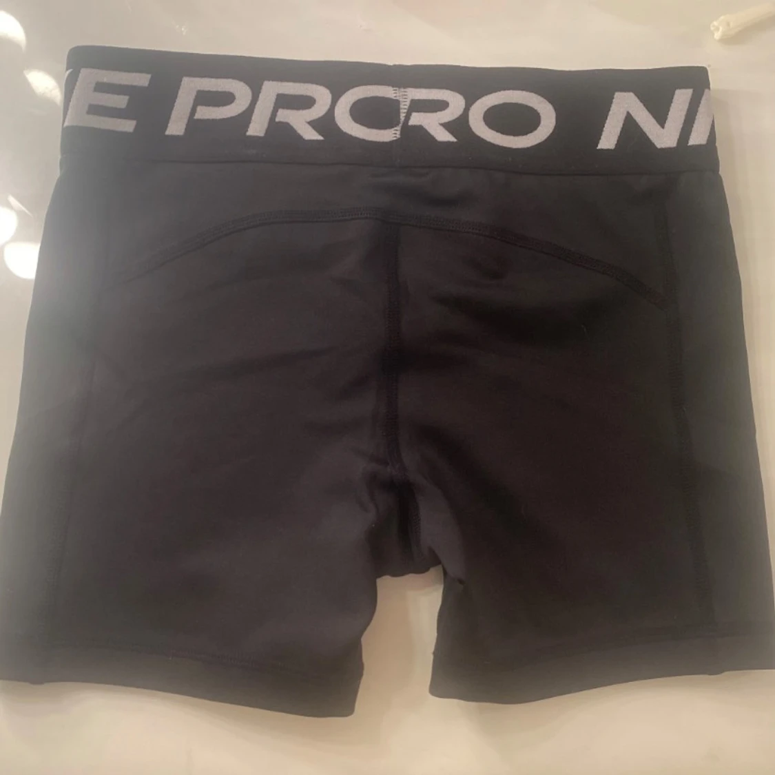 Svarta Nike pro shorts - 1