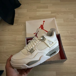 Nike Air Jordan 4 Retro White Oreo - Helt nya.