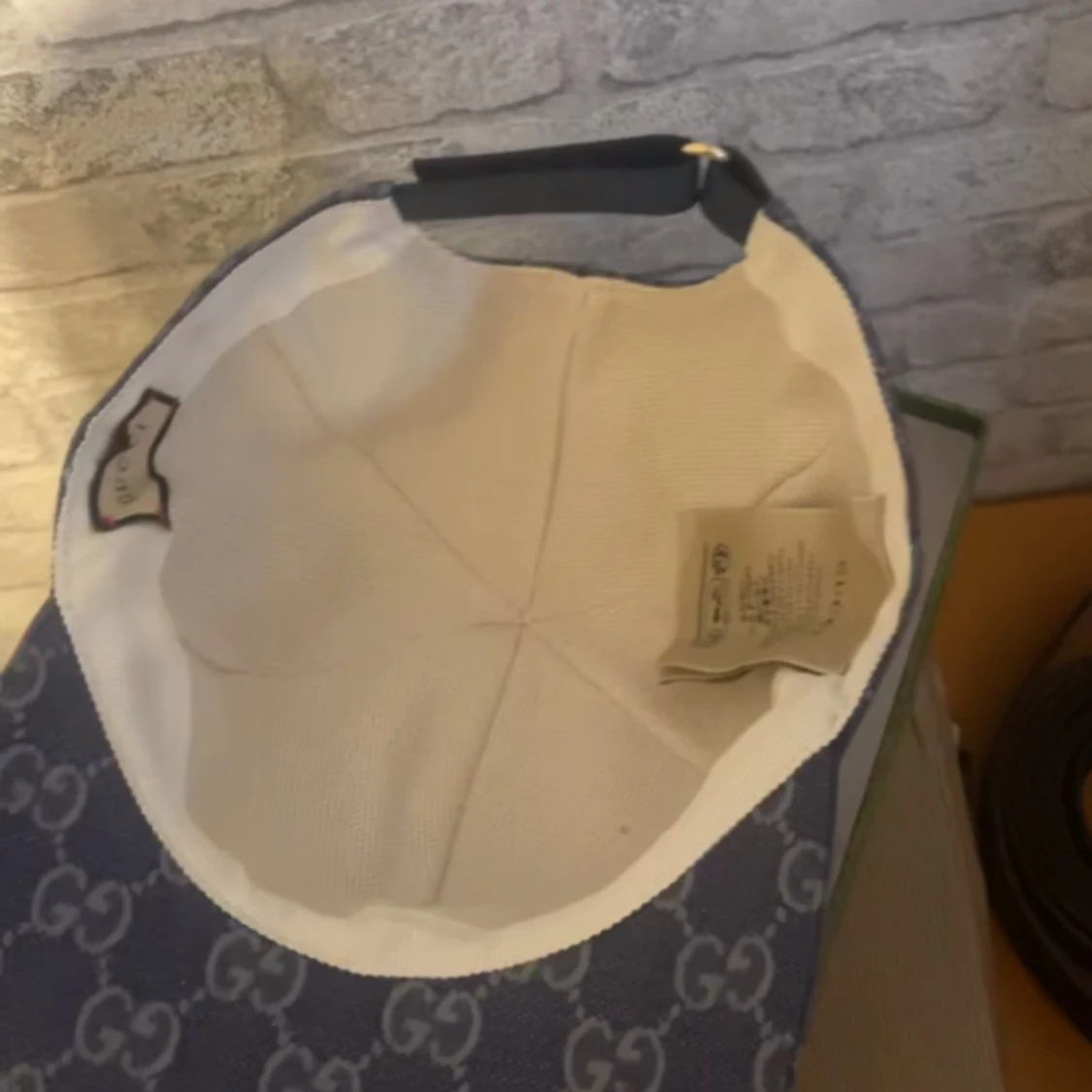 Blå keps med monogram - 1