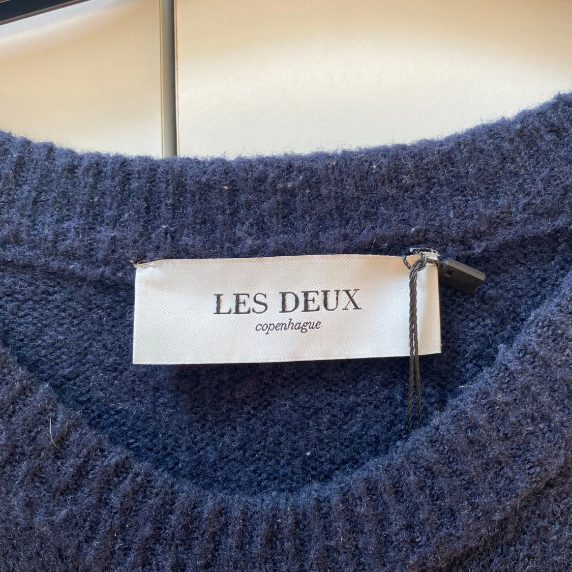 Mörkblå stickad tröja Les Deux  - 1