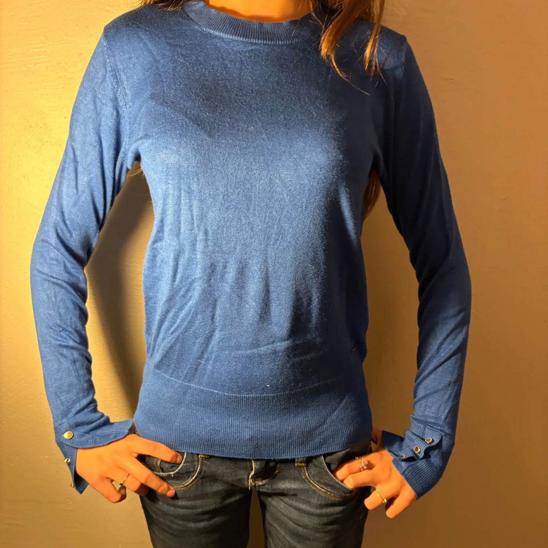 Blå långärmad tröja