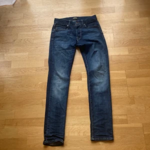 Jack & Jones Slim Glenn jeans blå - Snygga blå jeans i storlek 28/32