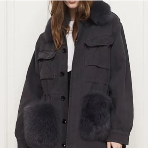 Custommade jacka  - Söker!!! Skriv om du säljer !🩷🩷🩷