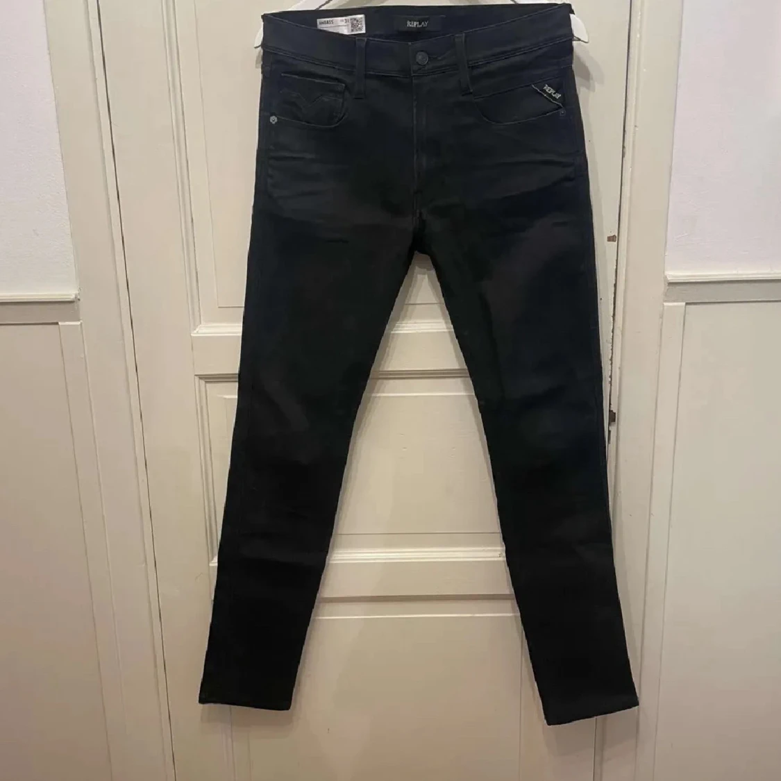 Svarta Replay Anbass jeans, stl 31 - 2